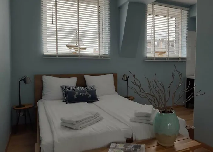 Benny's House 1 * 赞德沃特