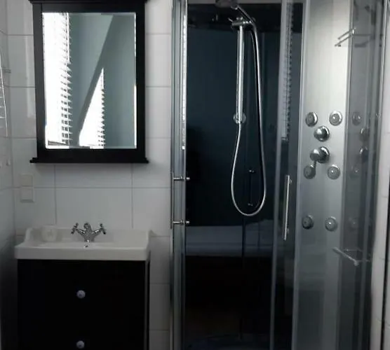 Benny's House 1 * 赞德沃特